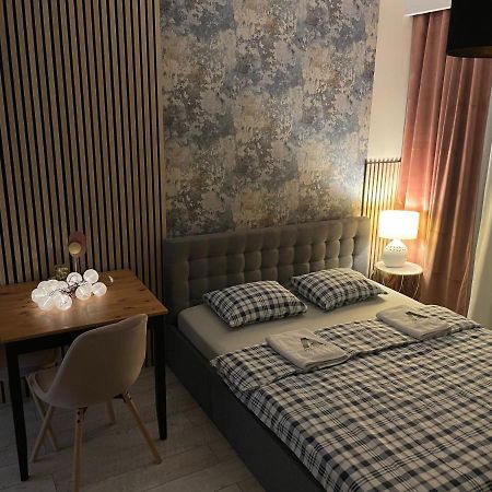 Apartament Royal Chelmonskiego Srem Exterior photo